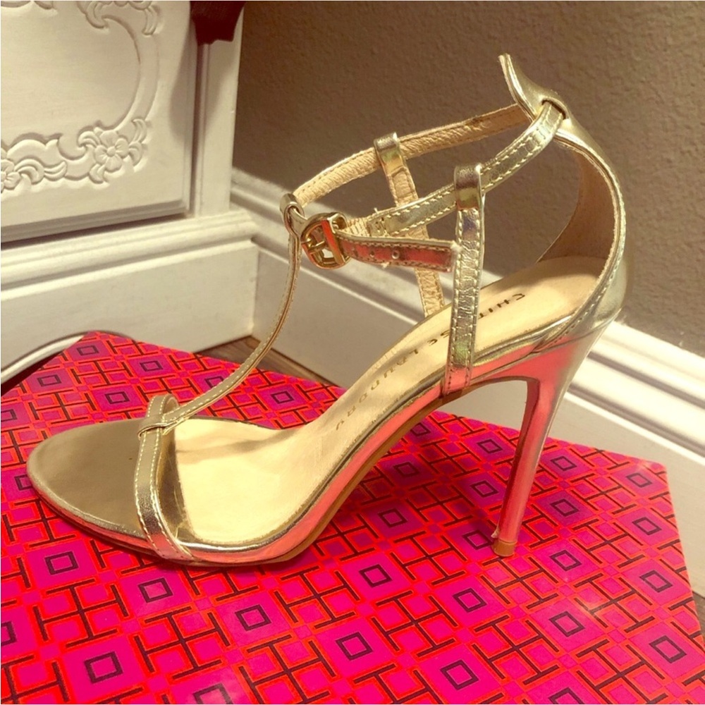 Chinese Laundry Gold Metallic T-Strap Sandal - Picture 4 of 7